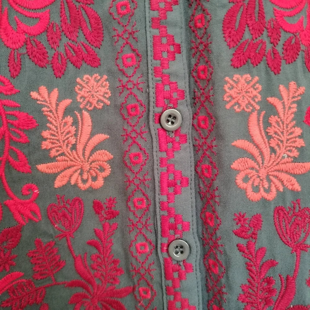 Andree by Unit embroidered Floral button up Shirt blouse M Boho Western Office